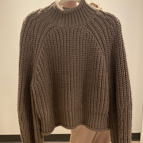 Cozy gray knit sweater - Picture 1 of 2